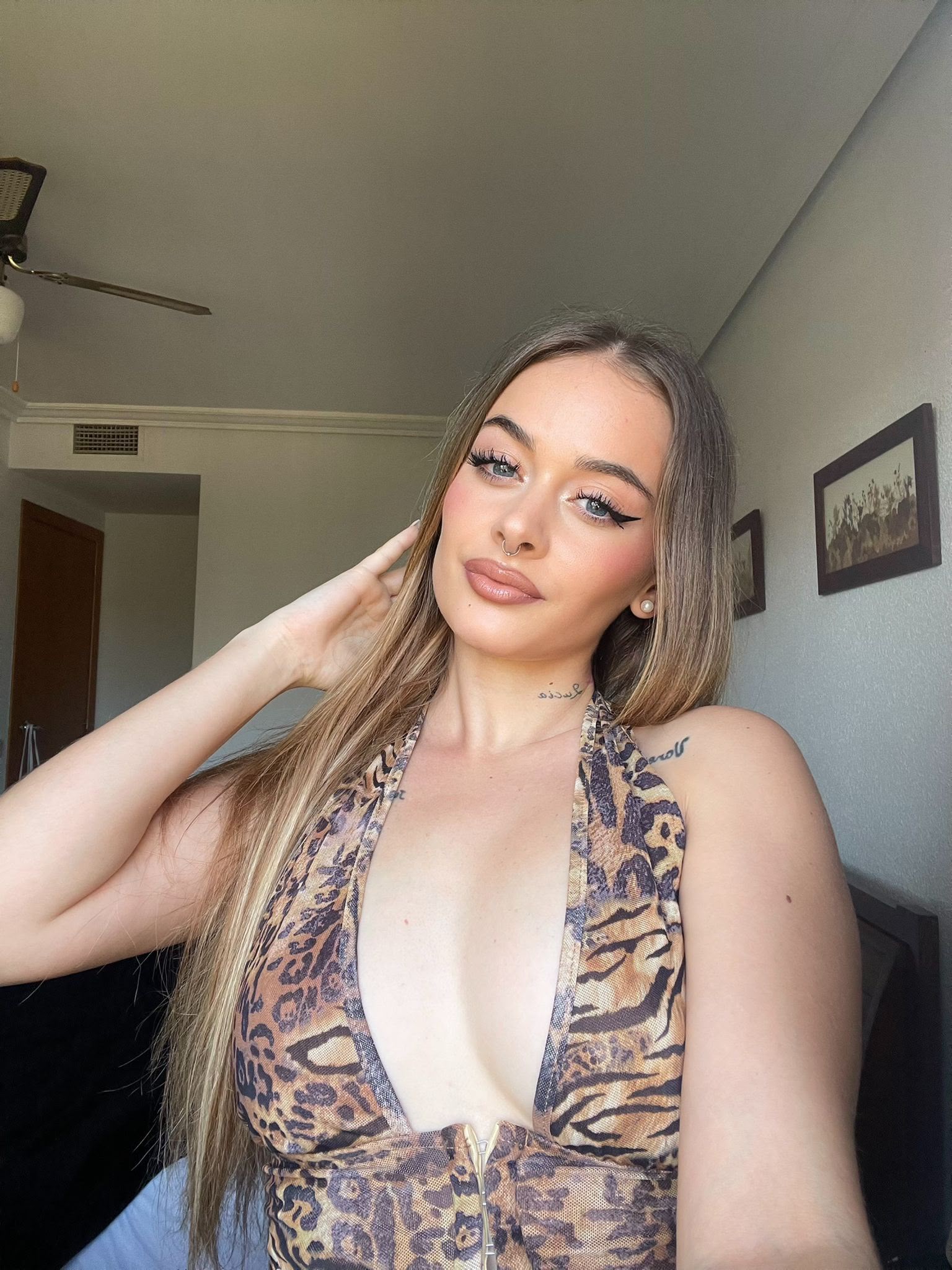 Escort - DAYANA - Ibiza Tops